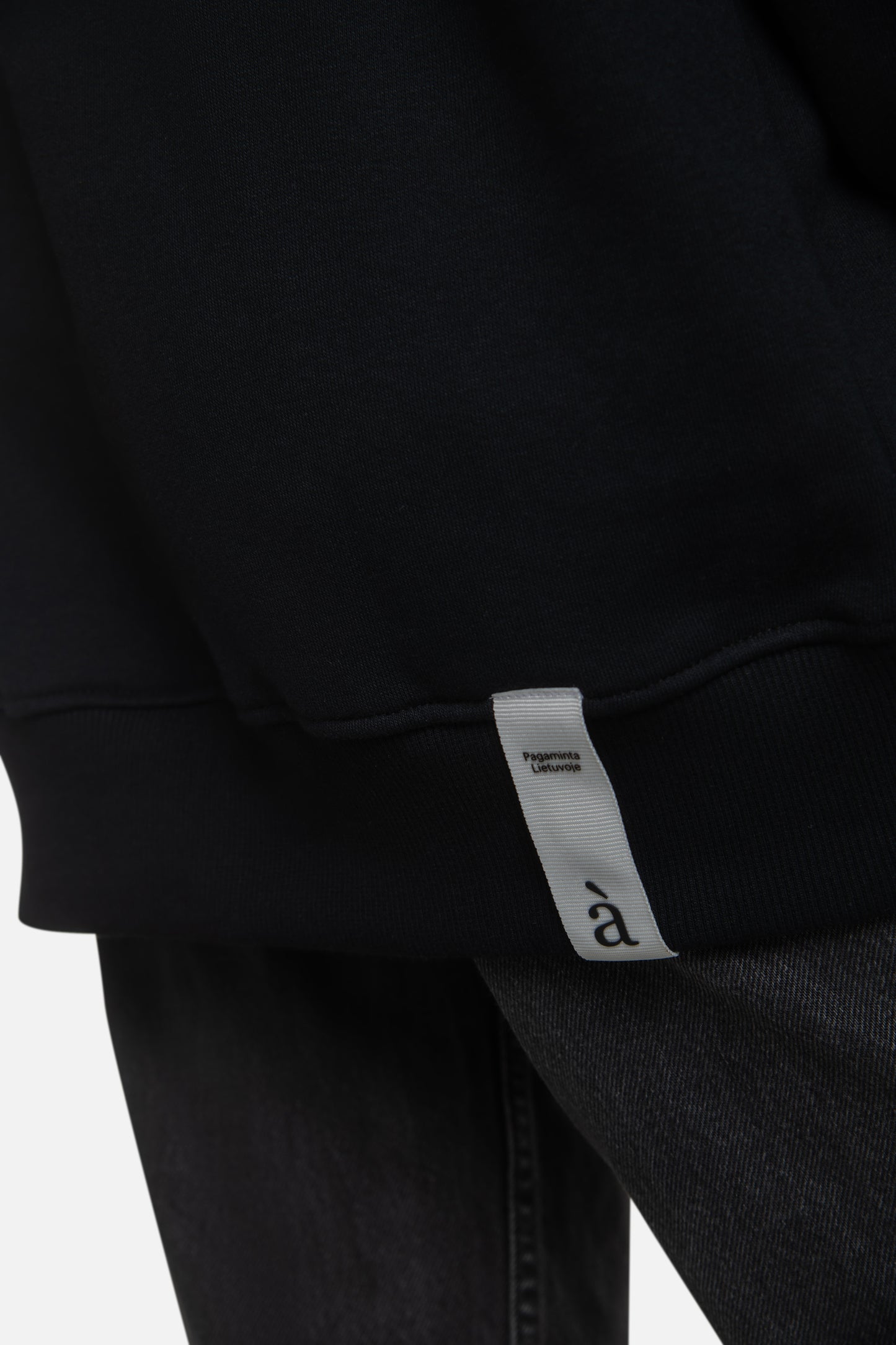 labàdienà Hoodie