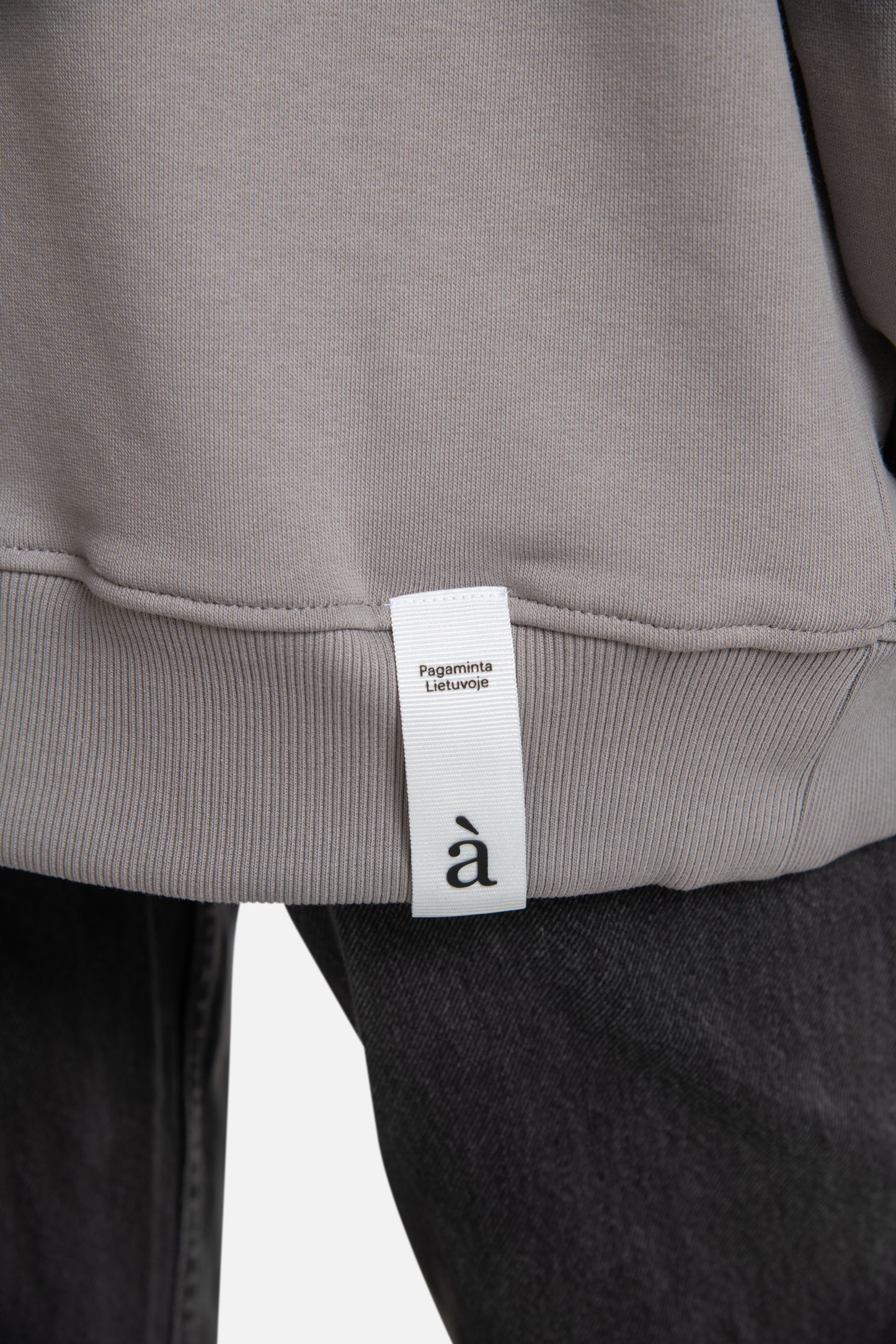labàdienà Hoodie